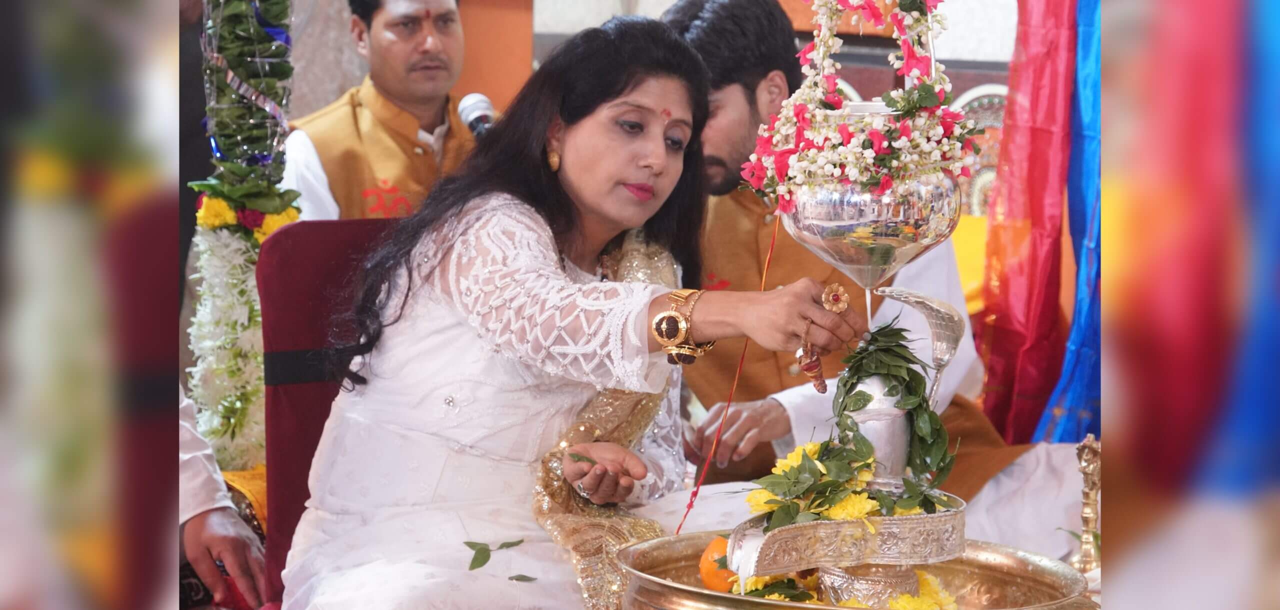 Perform Puja with Sakhashree Neeta