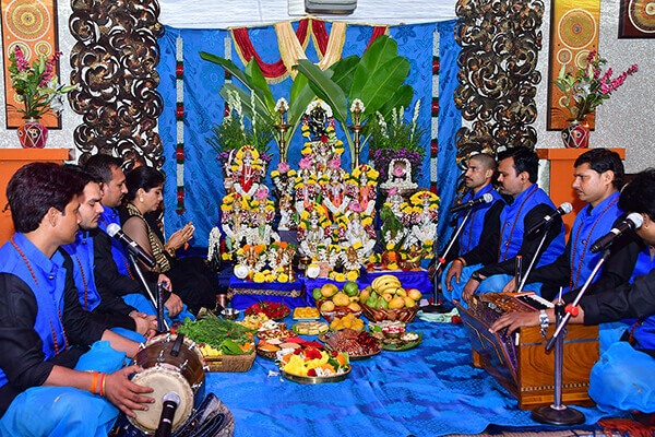 Puja at Mumbai Temple