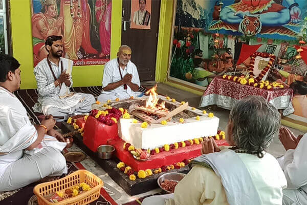 Puja at Nagpur Temple